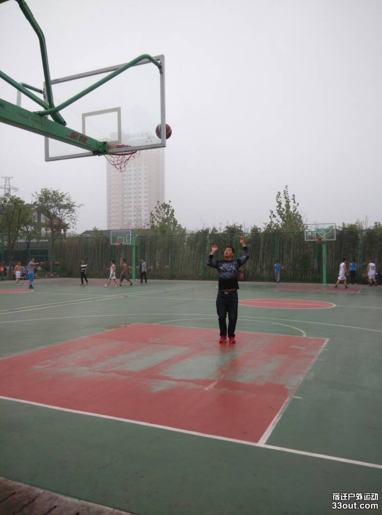 早晨打篮球约伴